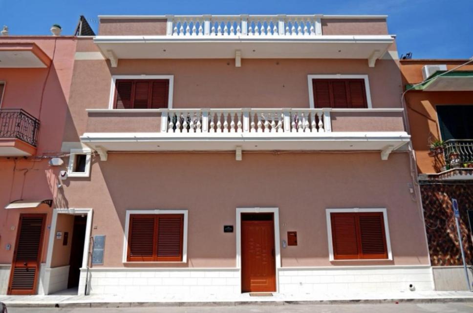 Il Vittoriano Aparthotel Porto Cesareo Exteriör bild
