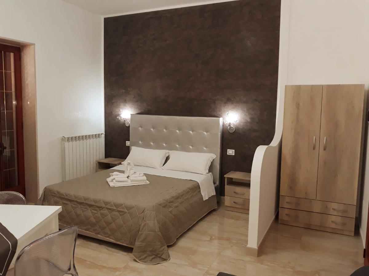 Il Vittoriano Aparthotel Porto Cesareo Exteriör bild
