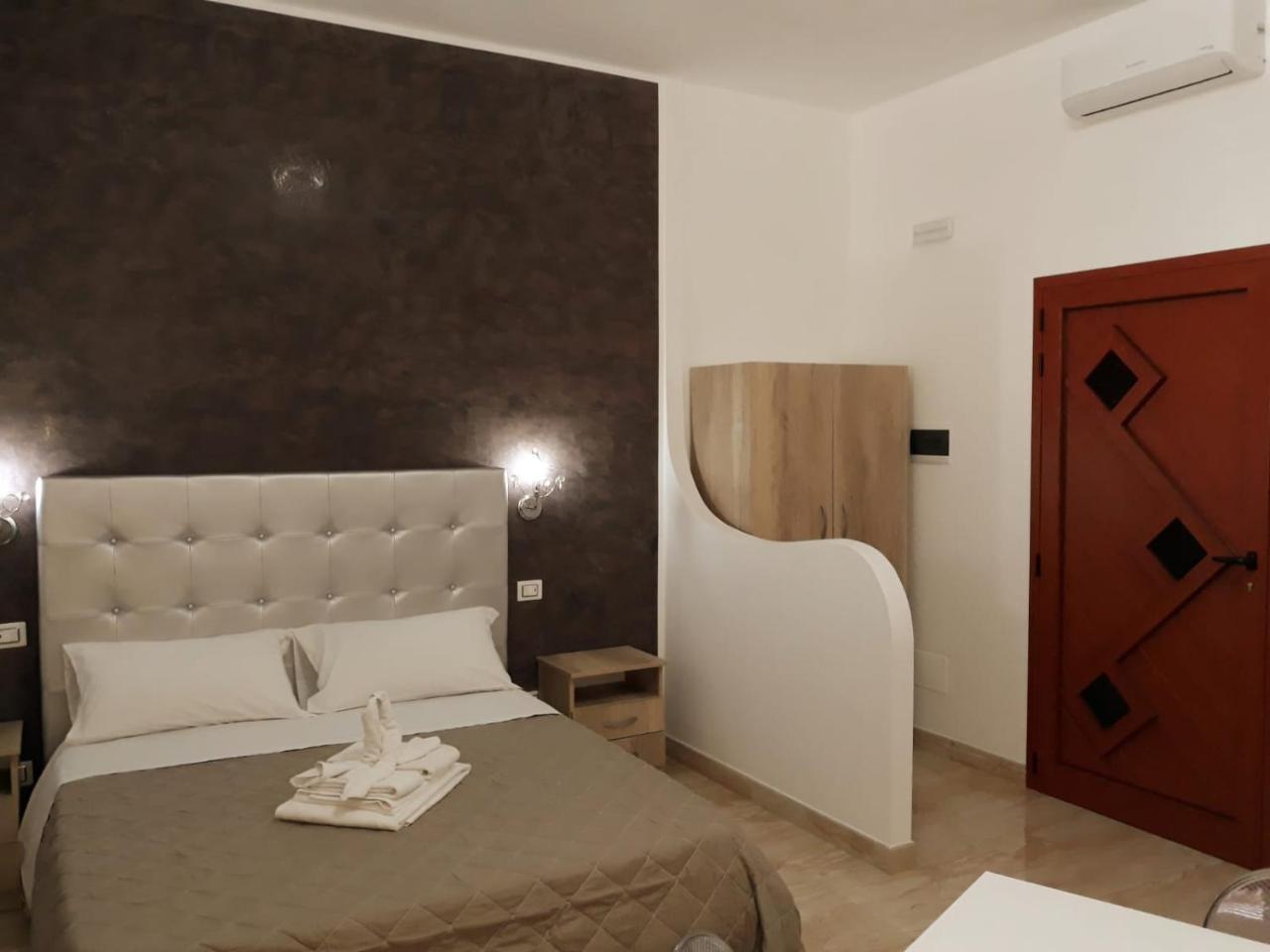 Il Vittoriano Aparthotel Porto Cesareo Exteriör bild